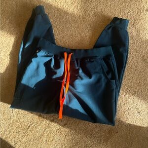 Woman’s Figs Zamora Jogger Scrubs